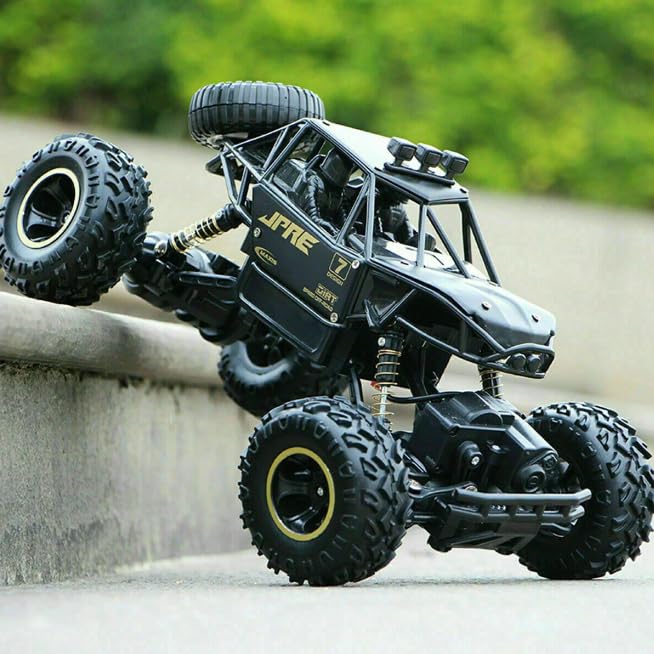 Smoke Rock Crawler Electric RC Vehicles Alloyed Remote Control Spray Toy Car for Kids & Boys Monster RC Truck with Rechargeable Rc Car 4x4 High Speed
